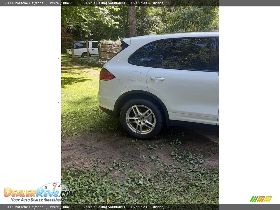 2014 Porsche Cayenne S White / Black Photo #19