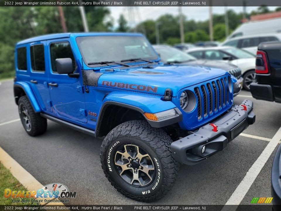 Front 3/4 View of 2022 Jeep Wrangler Unlimited Rubicon 4x4 Photo #2