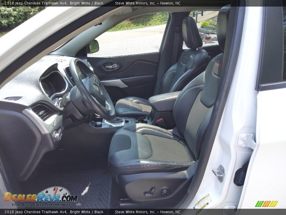 2018 Jeep Cherokee Trailhawk 4x4 Bright White / Black Photo #10