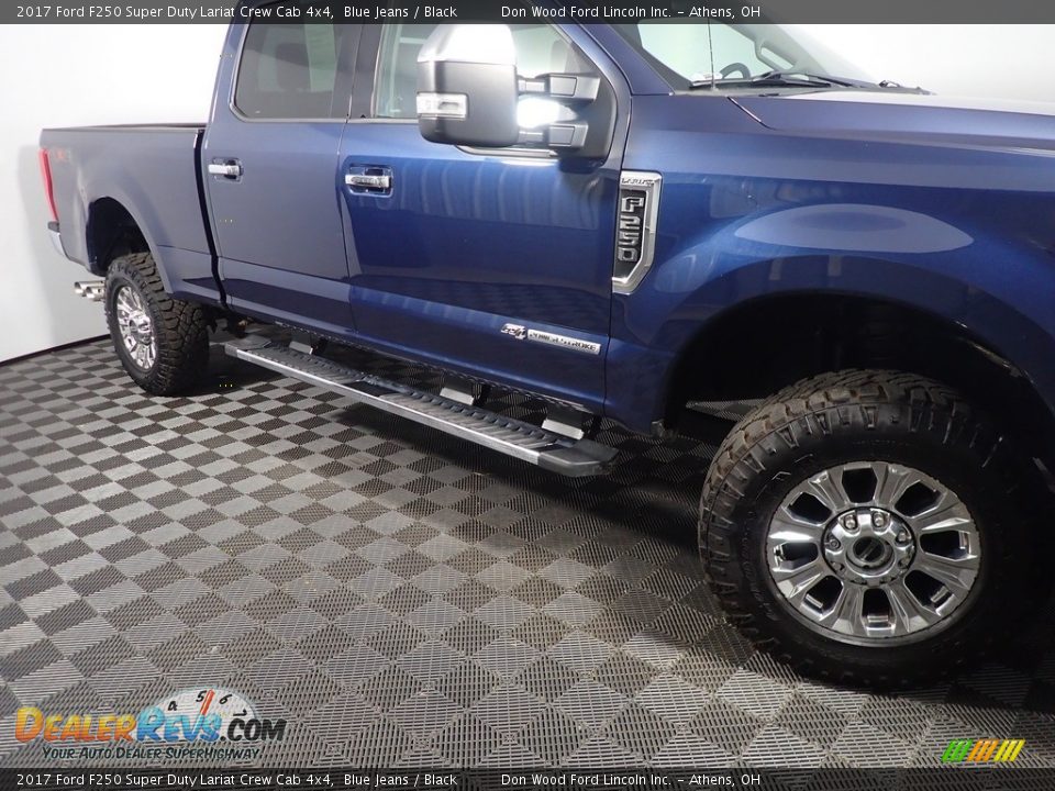 2017 Ford F250 Super Duty Lariat Crew Cab 4x4 Blue Jeans / Black Photo #7