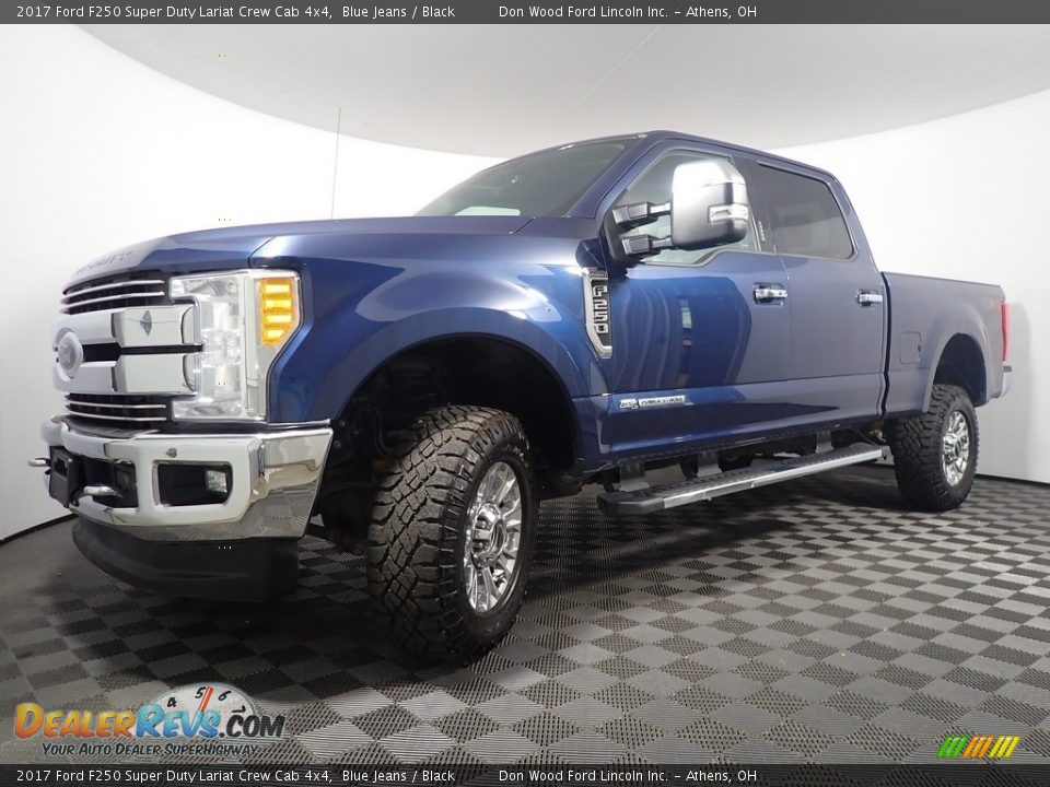 2017 Ford F250 Super Duty Lariat Crew Cab 4x4 Blue Jeans / Black Photo #11
