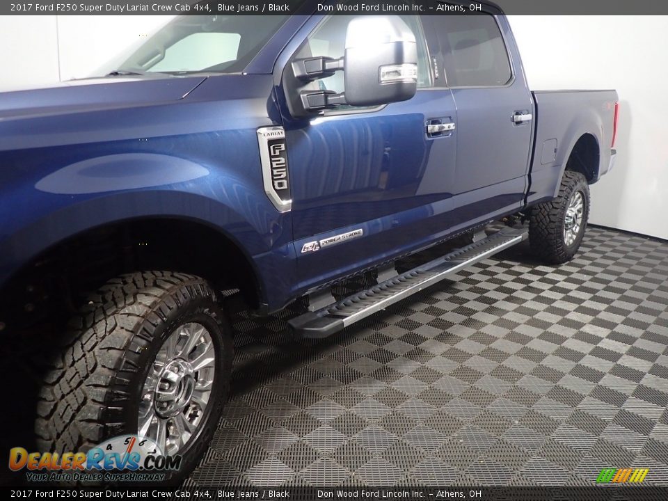 2017 Ford F250 Super Duty Lariat Crew Cab 4x4 Blue Jeans / Black Photo #13