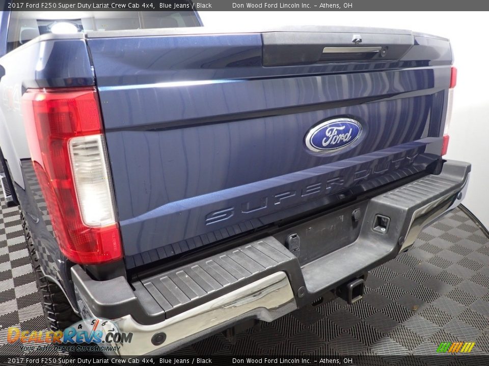 2017 Ford F250 Super Duty Lariat Crew Cab 4x4 Blue Jeans / Black Photo #16