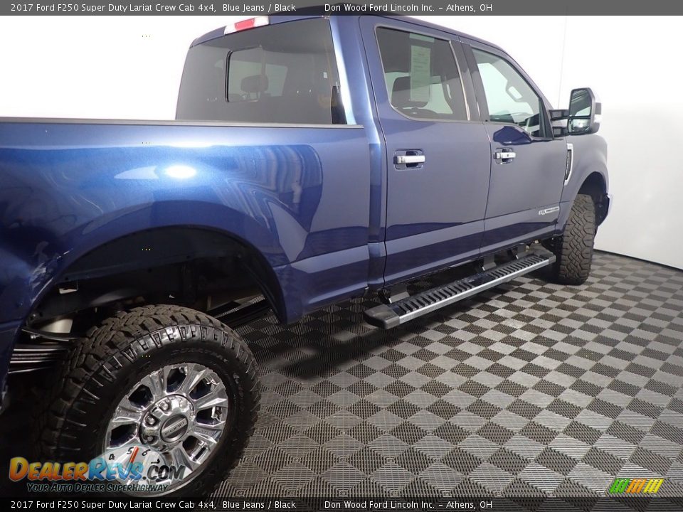 2017 Ford F250 Super Duty Lariat Crew Cab 4x4 Blue Jeans / Black Photo #21