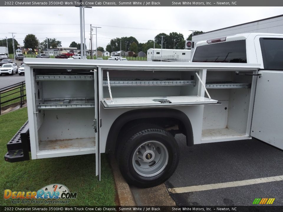 2022 Chevrolet Silverado 3500HD Work Truck Crew Cab Chassis Trunk Photo #8