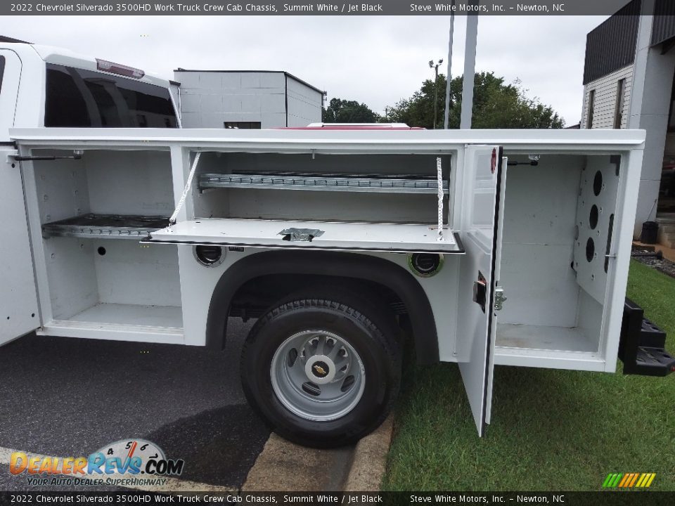 2022 Chevrolet Silverado 3500HD Work Truck Crew Cab Chassis Trunk Photo #12