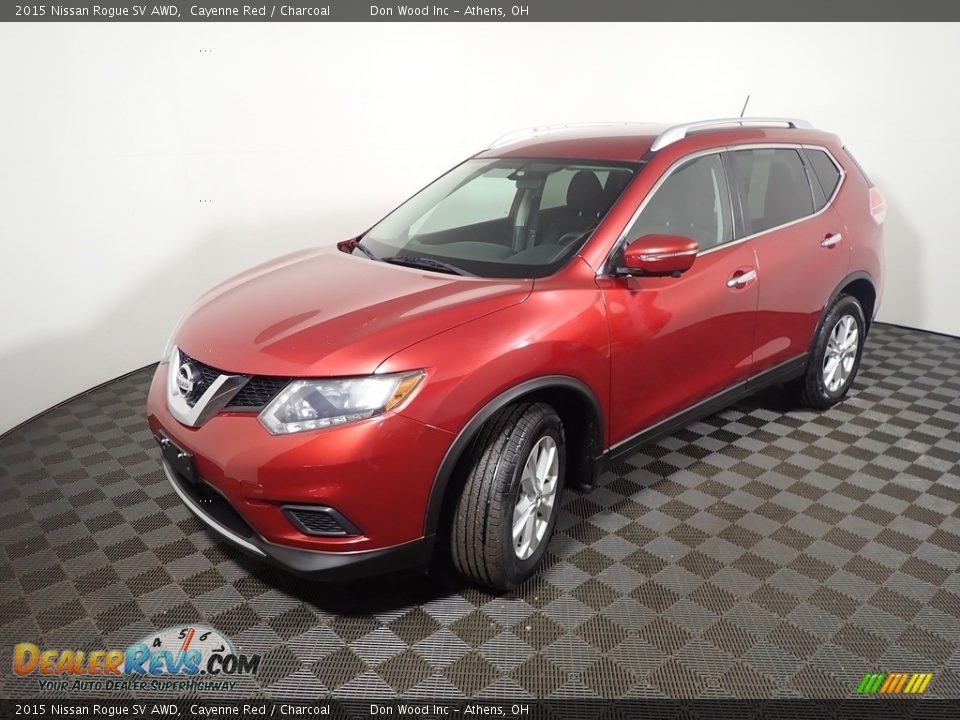 2015 Nissan Rogue SV AWD Cayenne Red / Charcoal Photo #9