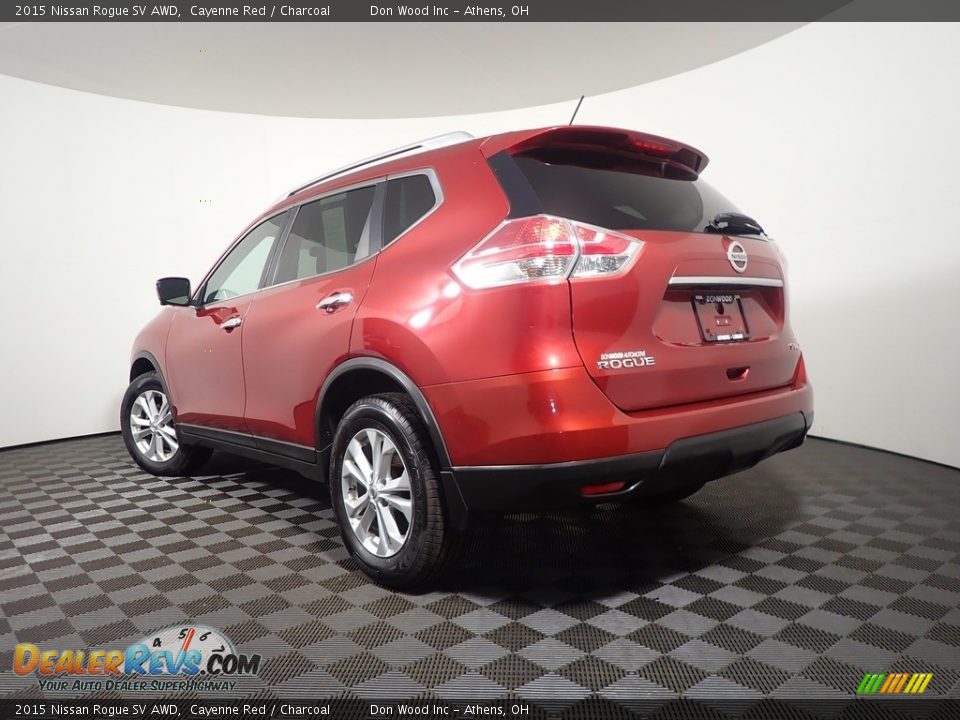 2015 Nissan Rogue SV AWD Cayenne Red / Charcoal Photo #10