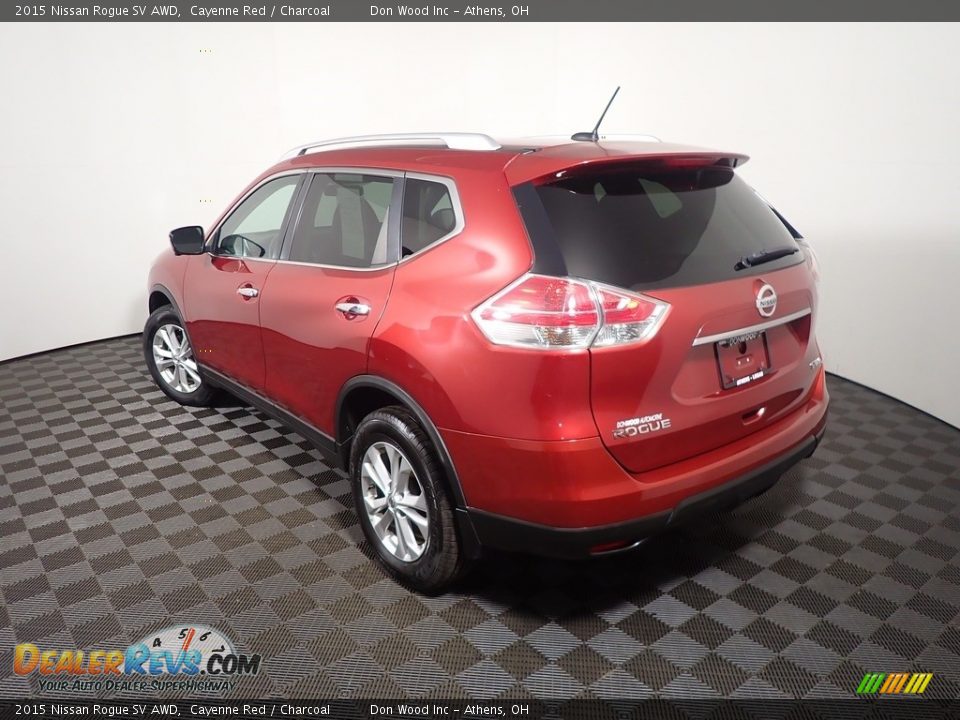 2015 Nissan Rogue SV AWD Cayenne Red / Charcoal Photo #11