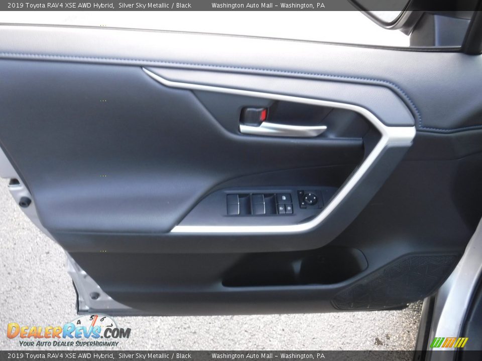 2019 Toyota RAV4 XSE AWD Hybrid Silver Sky Metallic / Black Photo #17