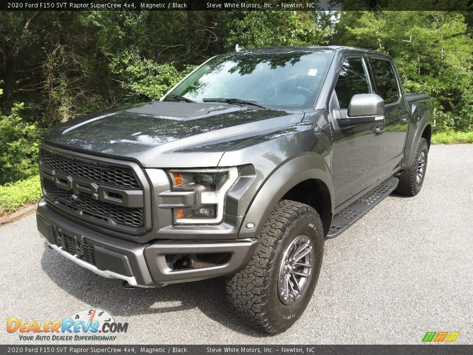 Front 3/4 View of 2020 Ford F150 SVT Raptor SuperCrew 4x4 Photo #2