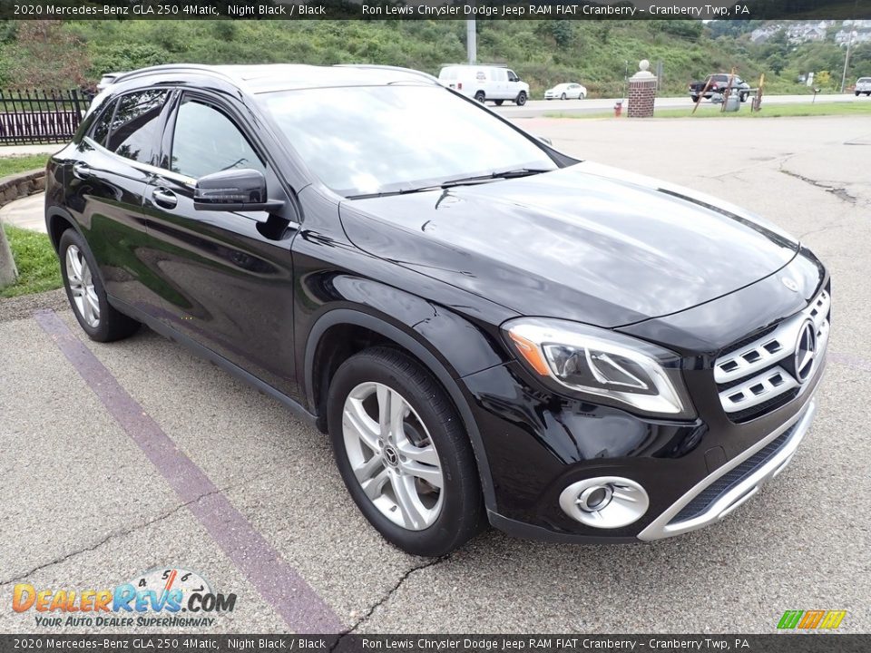 Front 3/4 View of 2020 Mercedes-Benz GLA 250 4Matic Photo #3