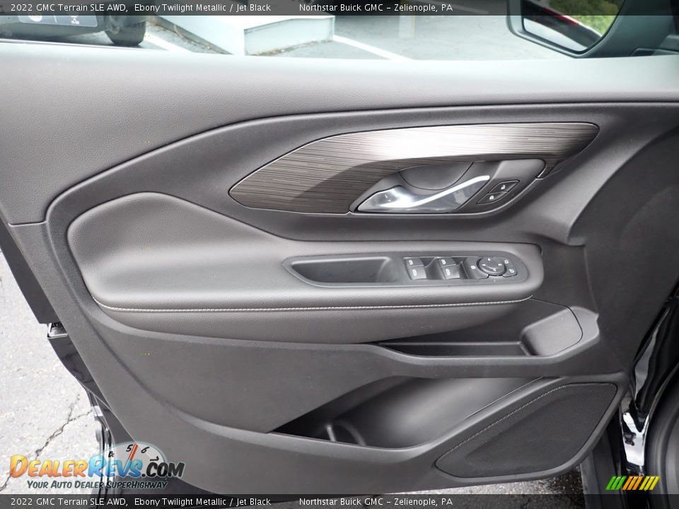 Door Panel of 2022 GMC Terrain SLE AWD Photo #19