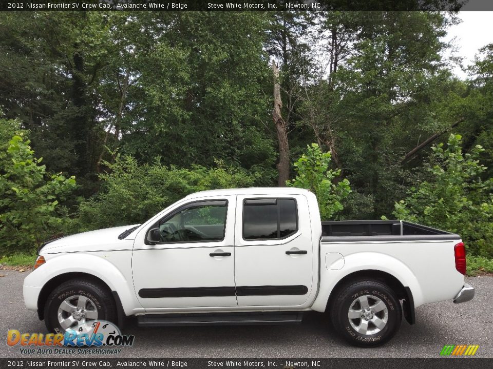 2012 Nissan Frontier SV Crew Cab Avalanche White / Beige Photo #1