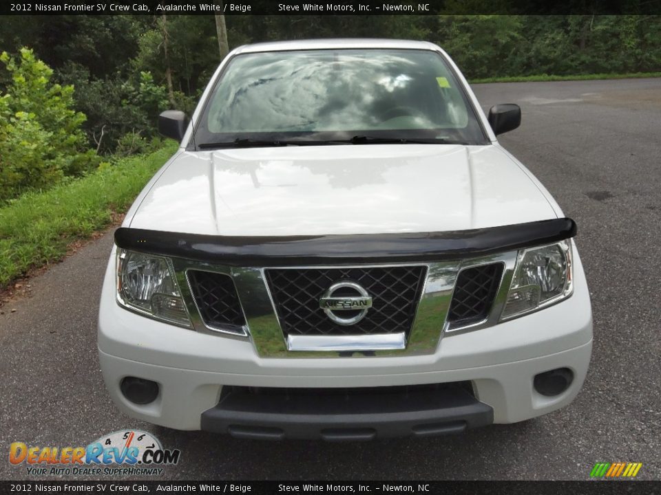 2012 Nissan Frontier SV Crew Cab Avalanche White / Beige Photo #3