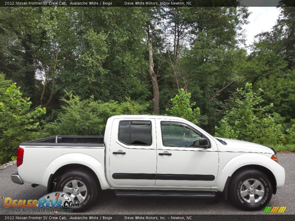 2012 Nissan Frontier SV Crew Cab Avalanche White / Beige Photo #5