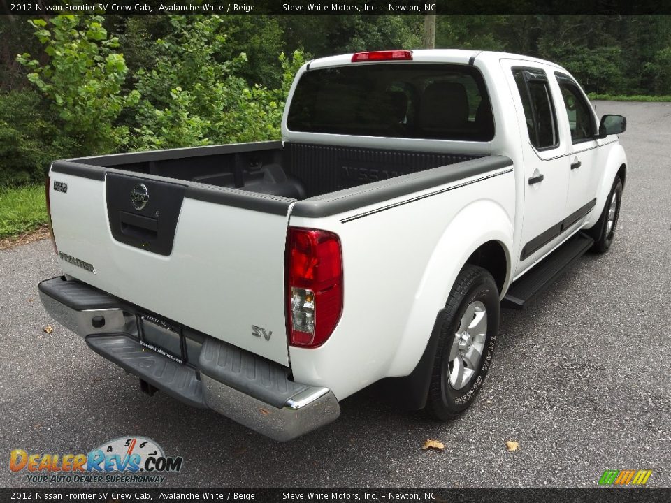 2012 Nissan Frontier SV Crew Cab Avalanche White / Beige Photo #6