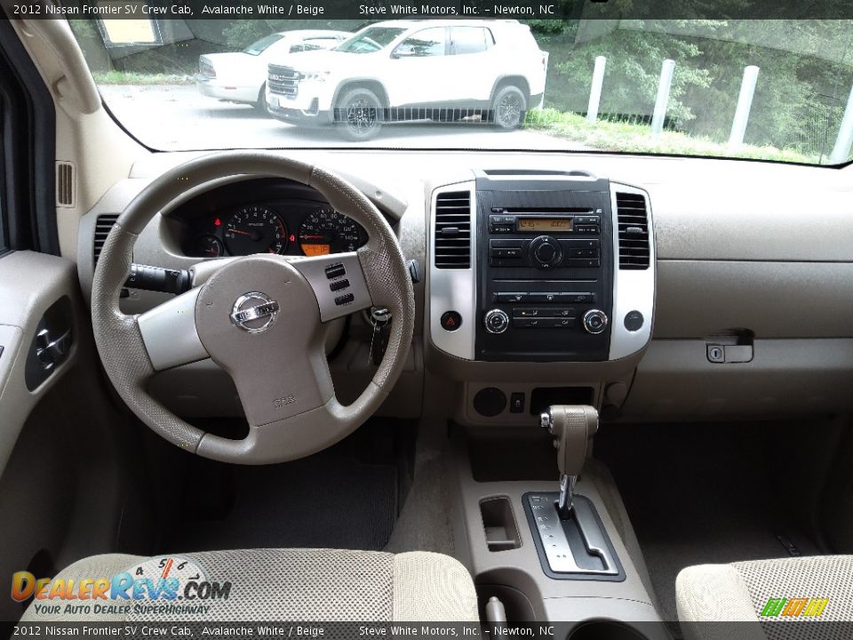 2012 Nissan Frontier SV Crew Cab Avalanche White / Beige Photo #16