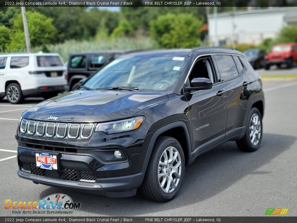 2022 Jeep Compass Latitude 4x4 Diamond Black Crystal Pearl / Black Photo #1