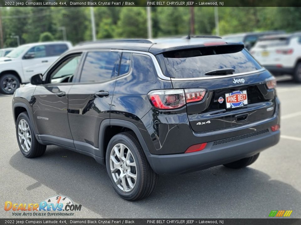 2022 Jeep Compass Latitude 4x4 Diamond Black Crystal Pearl / Black Photo #4