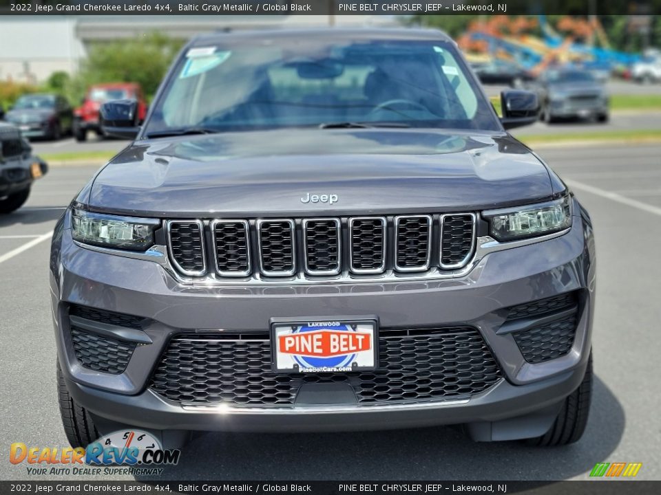 2022 Jeep Grand Cherokee Laredo 4x4 Baltic Gray Metallic / Global Black Photo #2