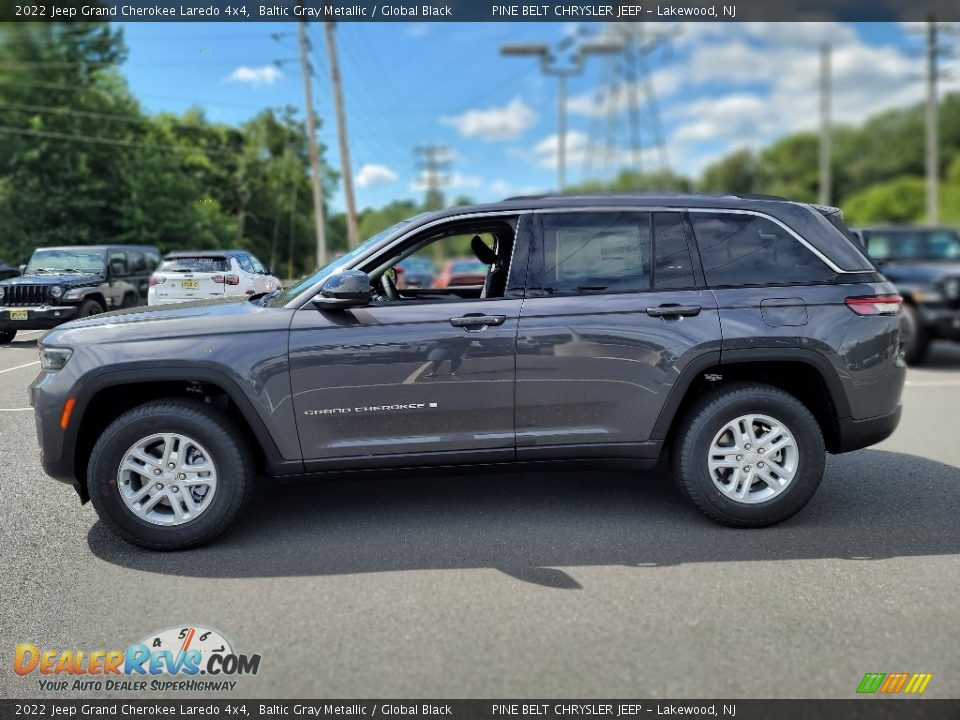 2022 Jeep Grand Cherokee Laredo 4x4 Baltic Gray Metallic / Global Black