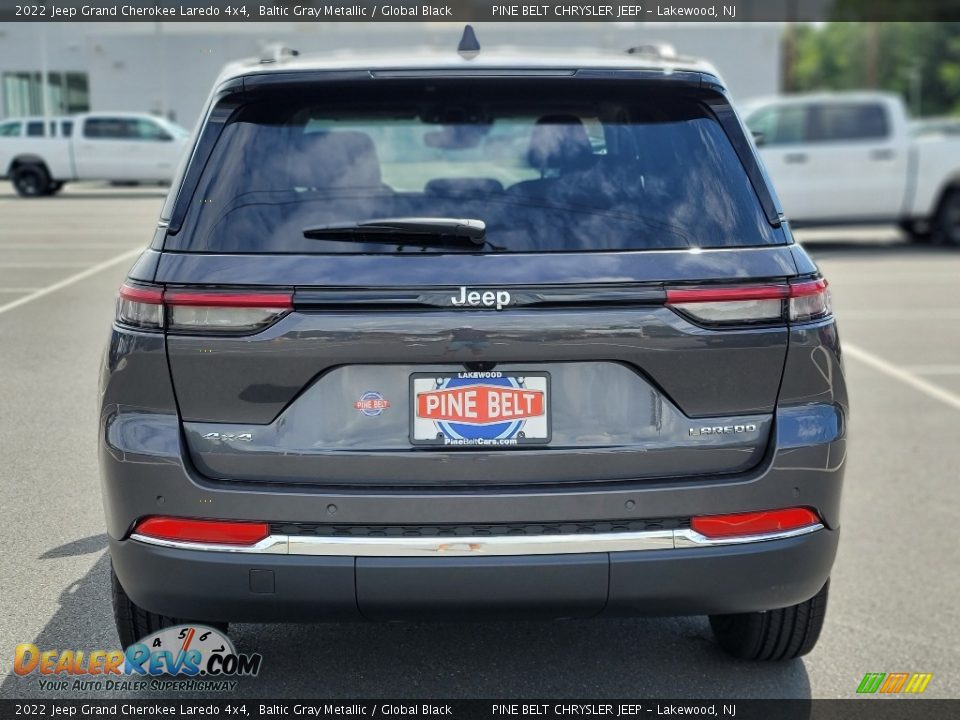 2022 Jeep Grand Cherokee Laredo 4x4 Baltic Gray Metallic / Global Black Photo #5