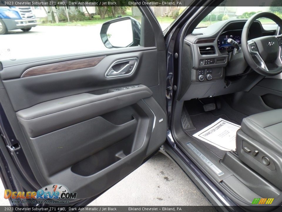 Front Seat of 2023 Chevrolet Suburban Z71 4WD Photo #12