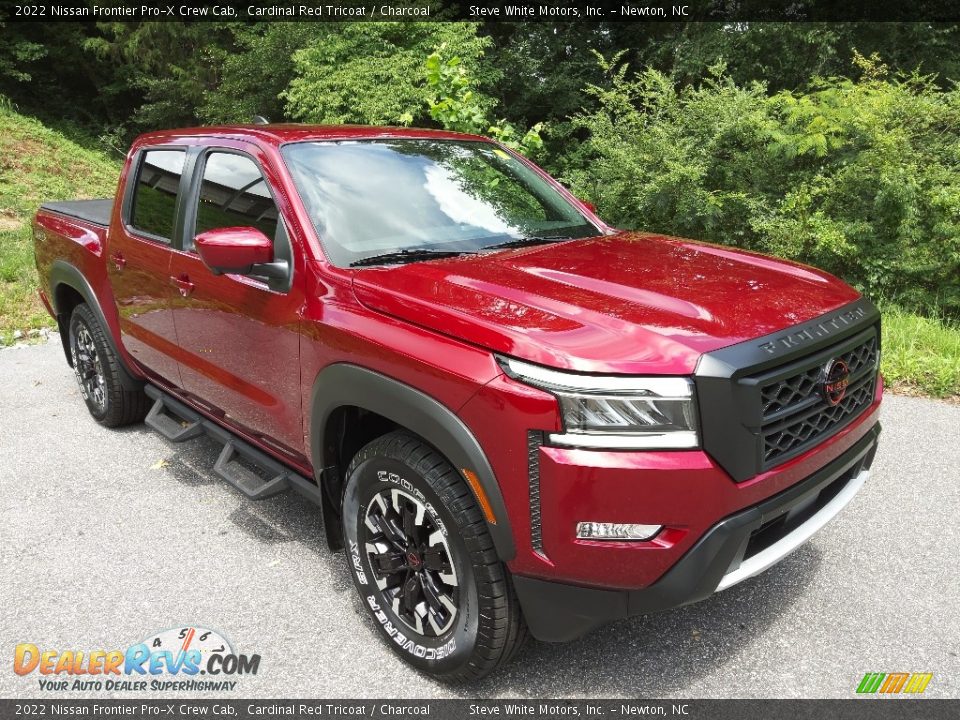 Front 3/4 View of 2022 Nissan Frontier Pro-X Crew Cab Photo #5