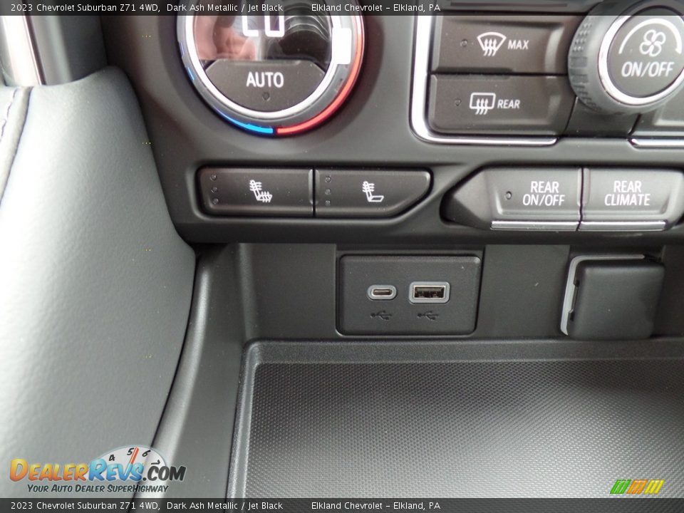 Controls of 2023 Chevrolet Suburban Z71 4WD Photo #28