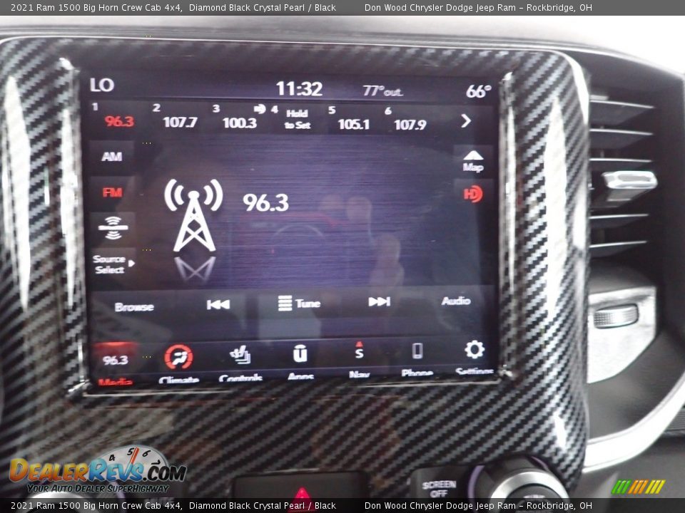 2021 Ram 1500 Big Horn Crew Cab 4x4 Diamond Black Crystal Pearl / Black Photo #2