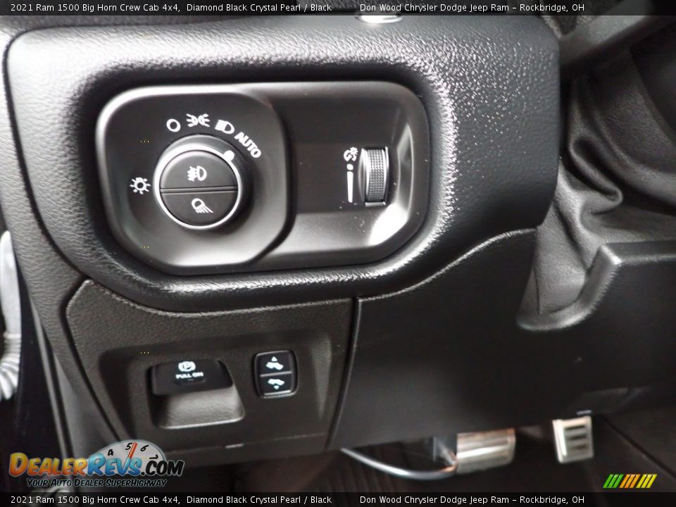 2021 Ram 1500 Big Horn Crew Cab 4x4 Diamond Black Crystal Pearl / Black Photo #16
