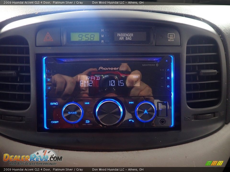 2009 Hyundai Accent GLS 4 Door Platinum Silver / Gray Photo #2