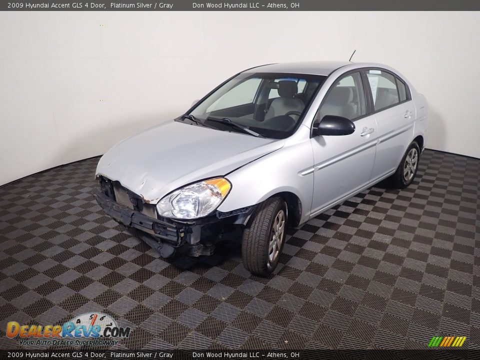 2009 Hyundai Accent GLS 4 Door Platinum Silver / Gray Photo #5