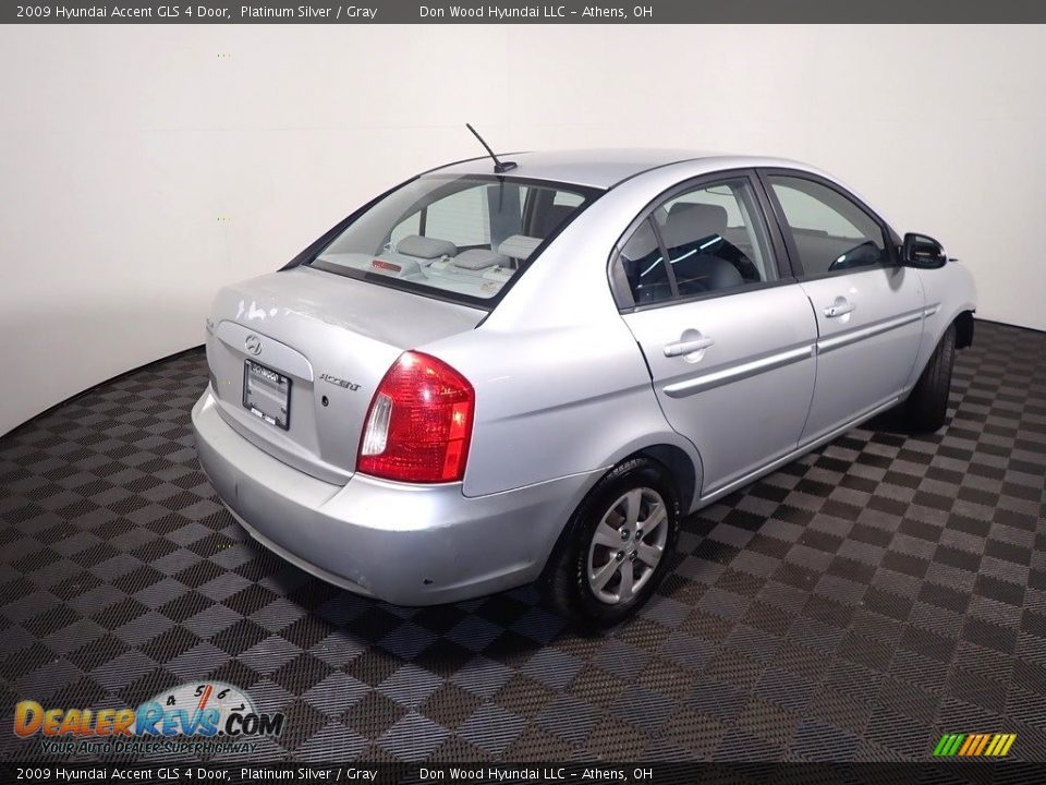 2009 Hyundai Accent GLS 4 Door Platinum Silver / Gray Photo #10