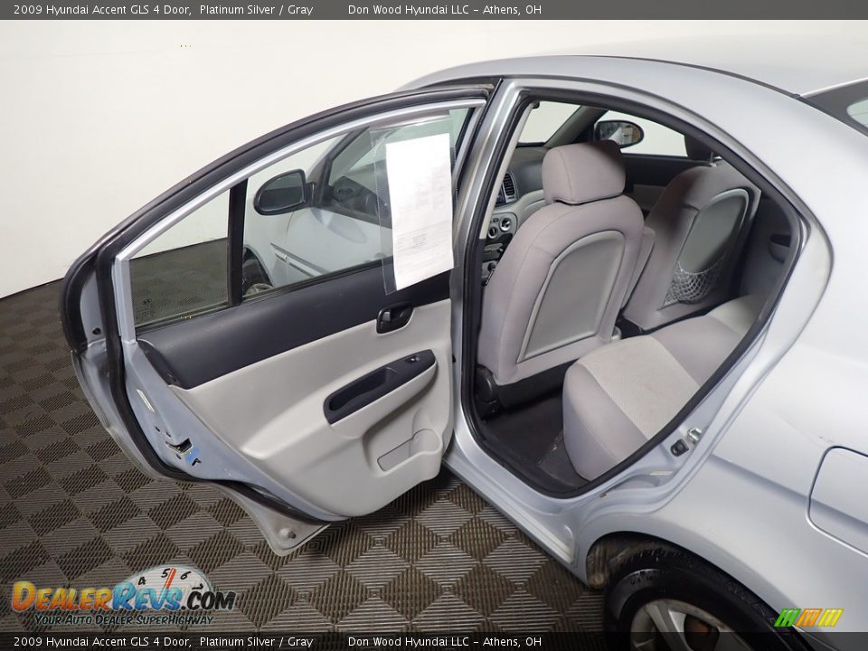2009 Hyundai Accent GLS 4 Door Platinum Silver / Gray Photo #22