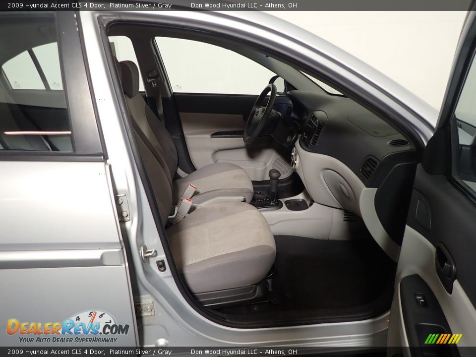 2009 Hyundai Accent GLS 4 Door Platinum Silver / Gray Photo #25
