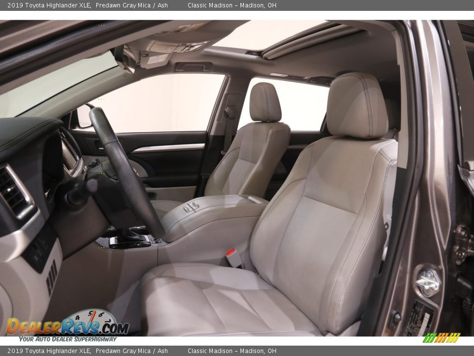 2019 Toyota Highlander XLE Predawn Gray Mica / Ash Photo #5