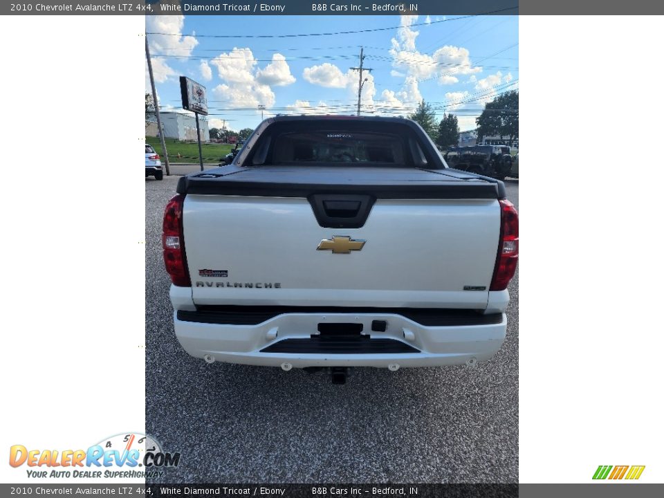 2010 Chevrolet Avalanche LTZ 4x4 White Diamond Tricoat / Ebony Photo #3