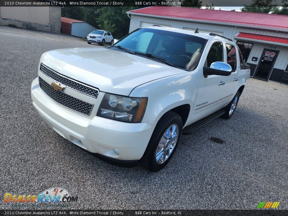 2010 Chevrolet Avalanche LTZ 4x4 White Diamond Tricoat / Ebony Photo #8