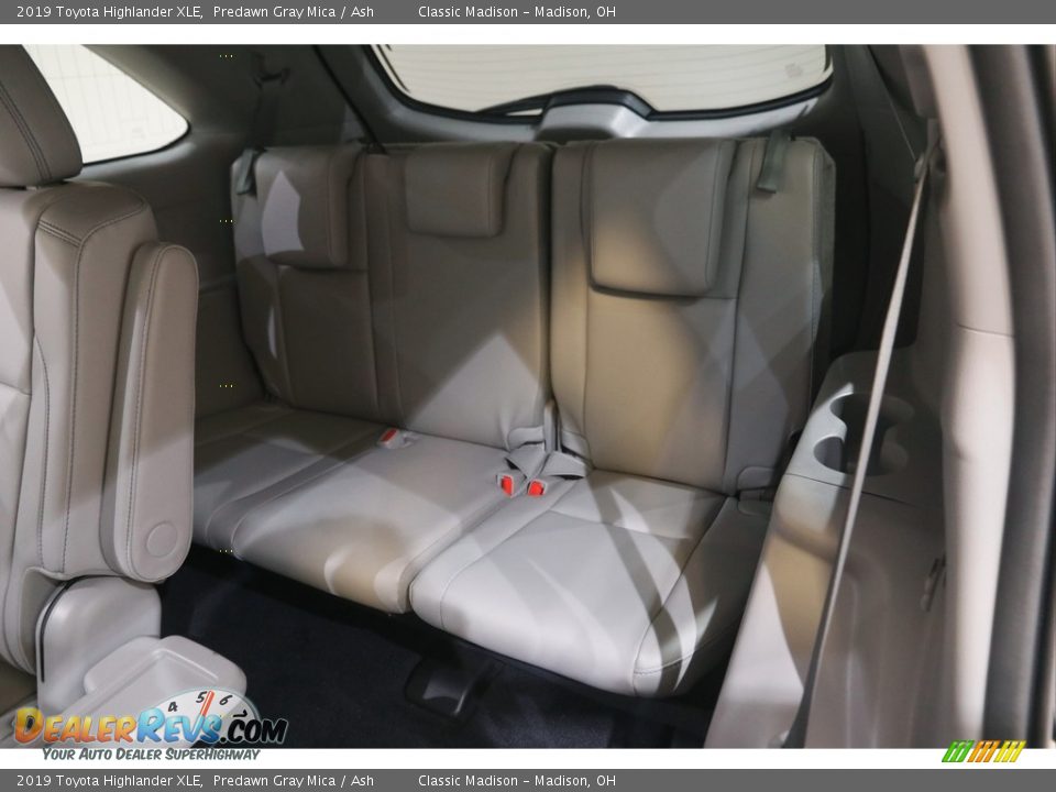 2019 Toyota Highlander XLE Predawn Gray Mica / Ash Photo #19