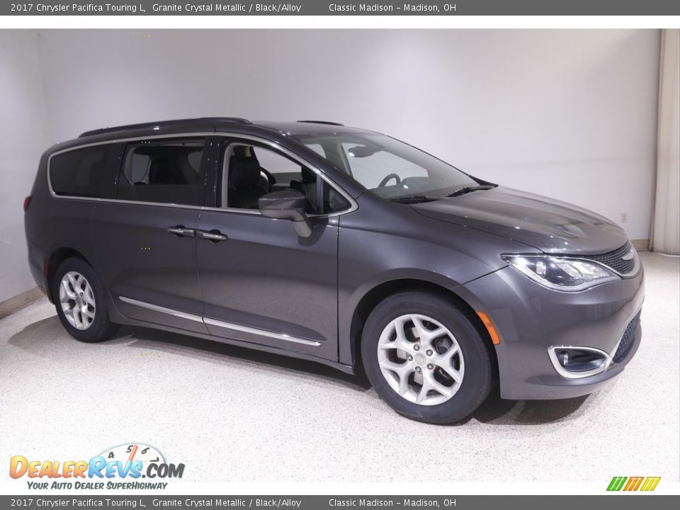 2017 Chrysler Pacifica Touring L Granite Crystal Metallic / Black/Alloy Photo #1