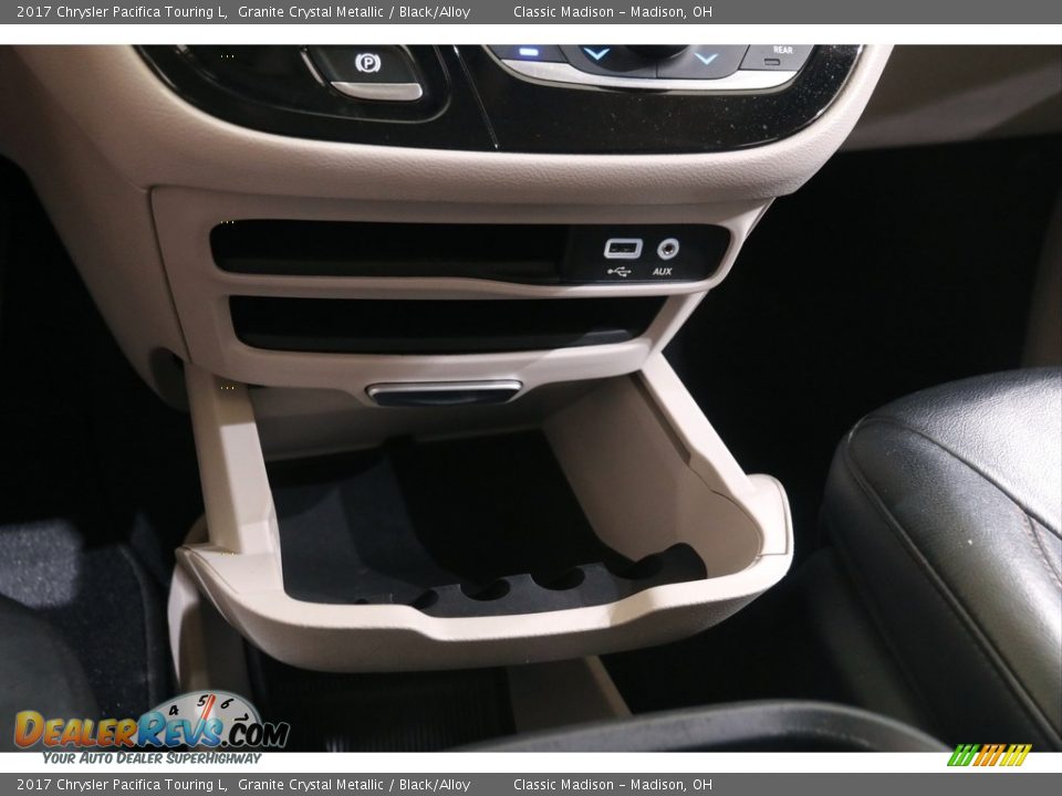 2017 Chrysler Pacifica Touring L Granite Crystal Metallic / Black/Alloy Photo #15