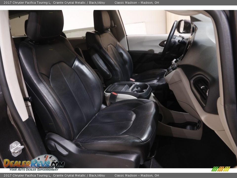 2017 Chrysler Pacifica Touring L Granite Crystal Metallic / Black/Alloy Photo #18