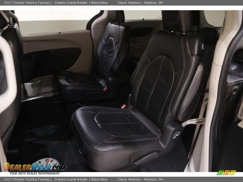 2017 Chrysler Pacifica Touring L Granite Crystal Metallic / Black/Alloy Photo #20