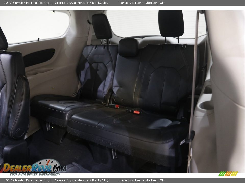 2017 Chrysler Pacifica Touring L Granite Crystal Metallic / Black/Alloy Photo #21