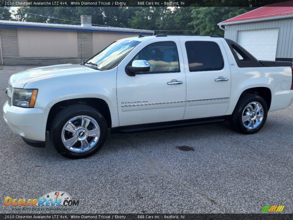 2010 Chevrolet Avalanche LTZ 4x4 White Diamond Tricoat / Ebony Photo #28