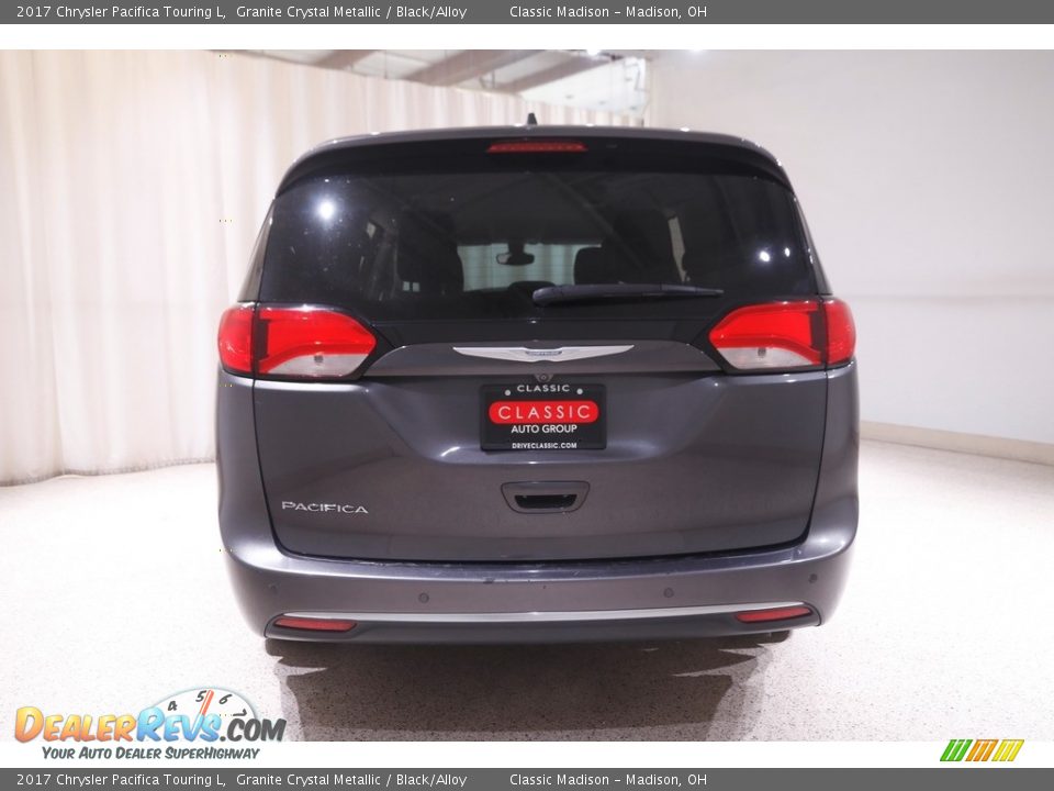 2017 Chrysler Pacifica Touring L Granite Crystal Metallic / Black/Alloy Photo #22