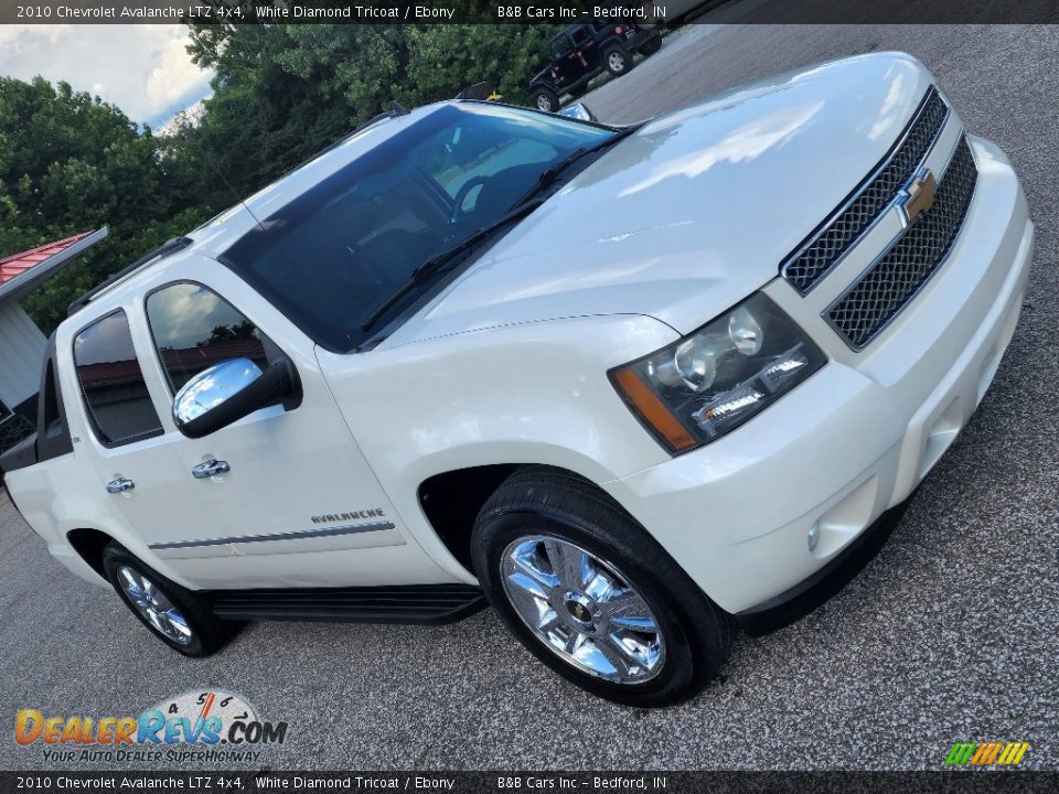 2010 Chevrolet Avalanche LTZ 4x4 White Diamond Tricoat / Ebony Photo #29