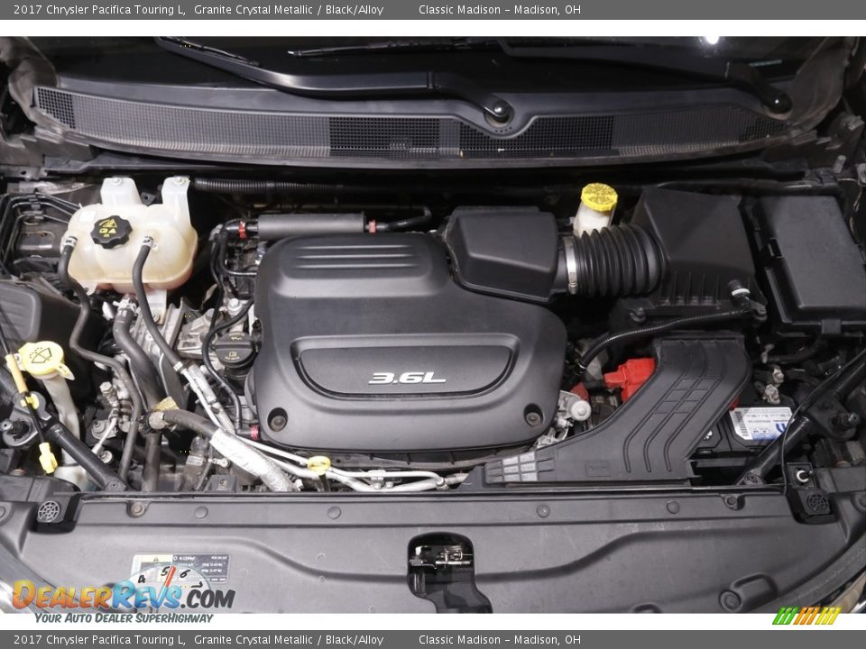 2017 Chrysler Pacifica Touring L Granite Crystal Metallic / Black/Alloy Photo #23